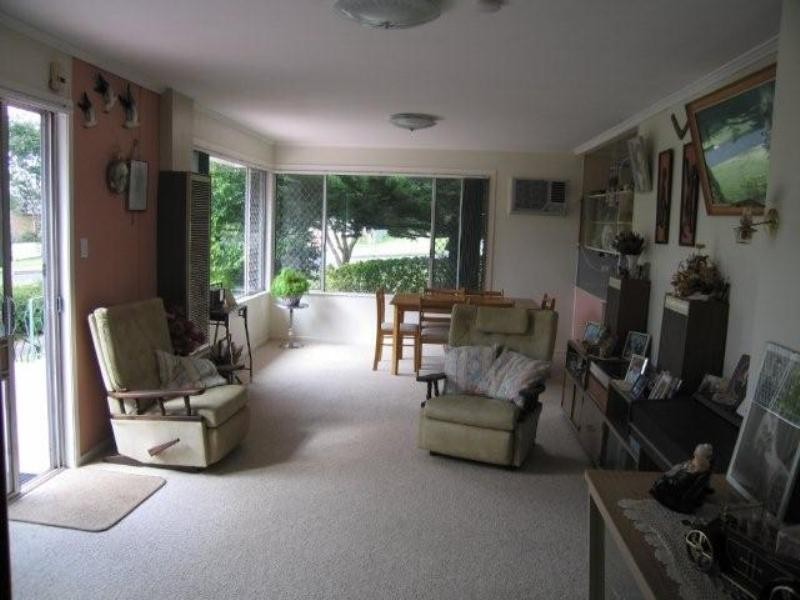 5 Reginald Street, Mount Lofty QLD 4350