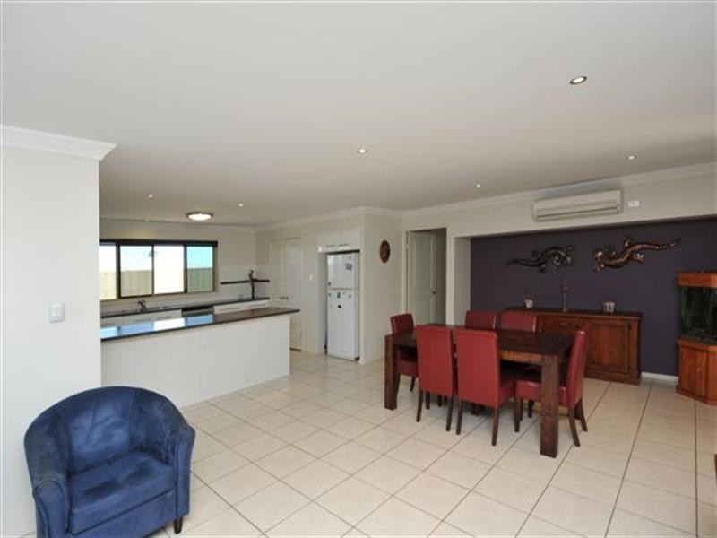 10 Sommariva Street, Westbrook QLD 4350