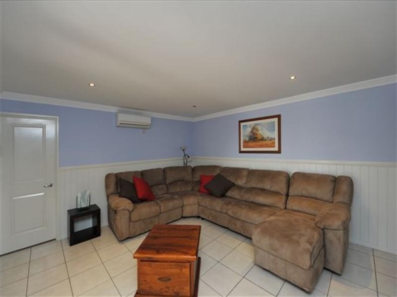 10 Sommariva Street, Westbrook QLD 4350