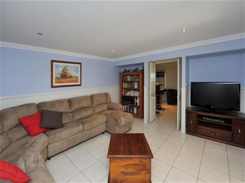 10 Sommariva Street, Westbrook QLD 4350