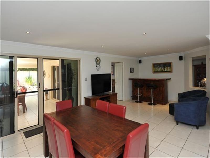 10 Sommariva Street, Westbrook QLD 4350