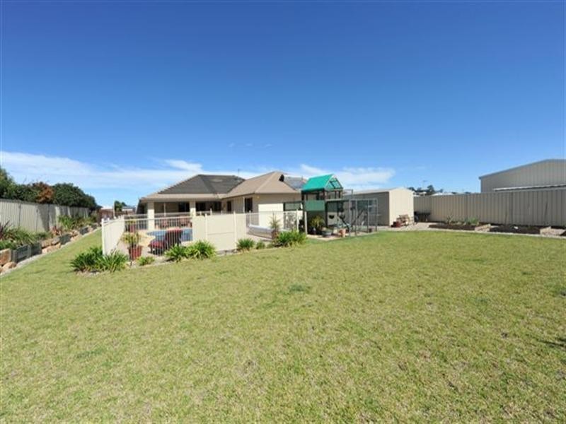 10 Sommariva Street, Westbrook QLD 4350