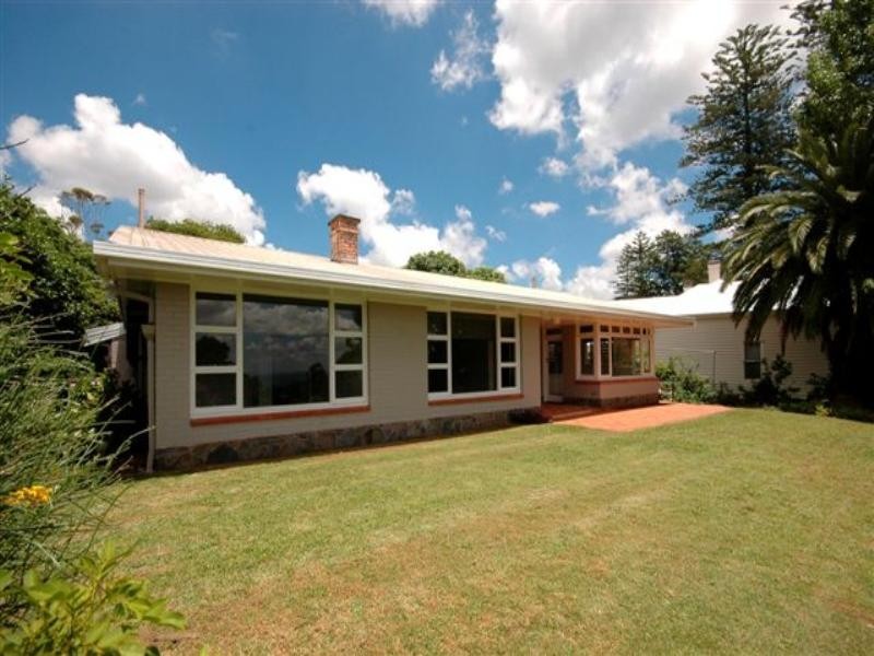 2 Fernside Street, East Toowoomba QLD 4350