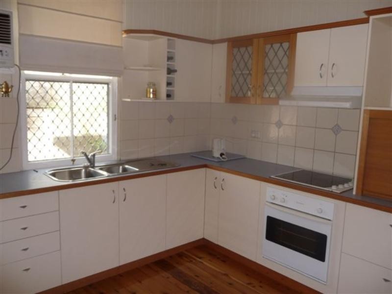 53 Jellicoe Street, Mount Lofty QLD 4350
