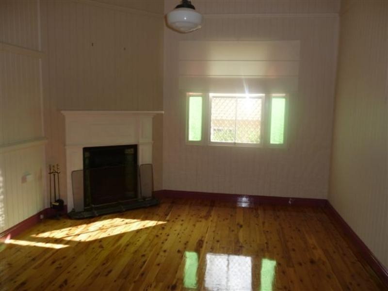 53 Jellicoe Street, Mount Lofty QLD 4350