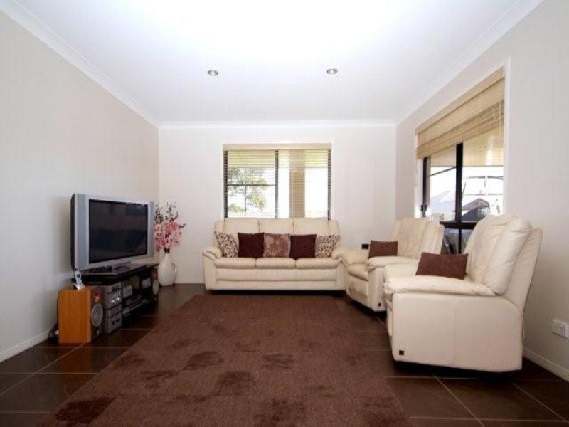30 Kingfisher Street, Rangeville QLD 4350