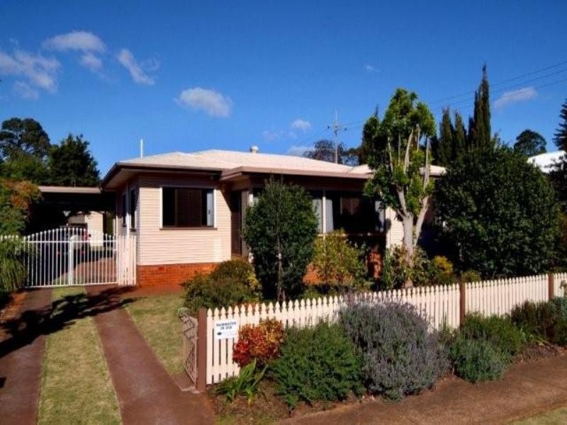 156 Hill Street, Newtown QLD 4350