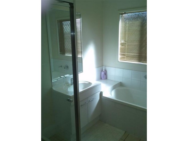 1/322 Old Goombungee Road, Harlaxton QLD 4350