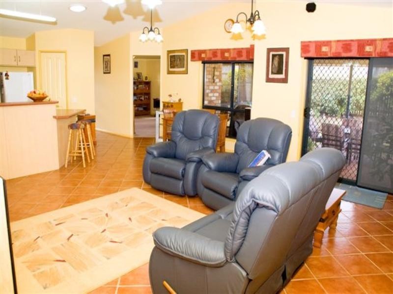 11 Biscay Crescent, Glenvale QLD 4350