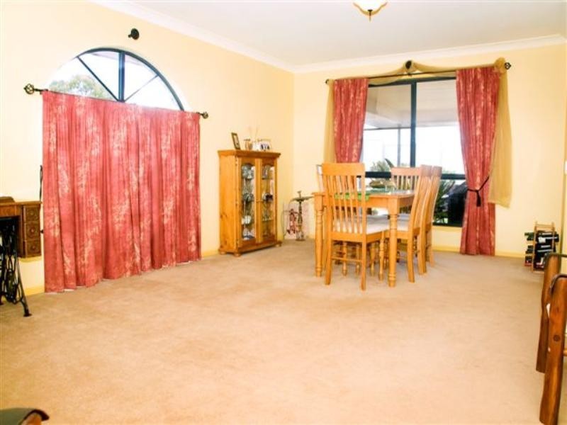 11 Biscay Crescent, Glenvale QLD 4350