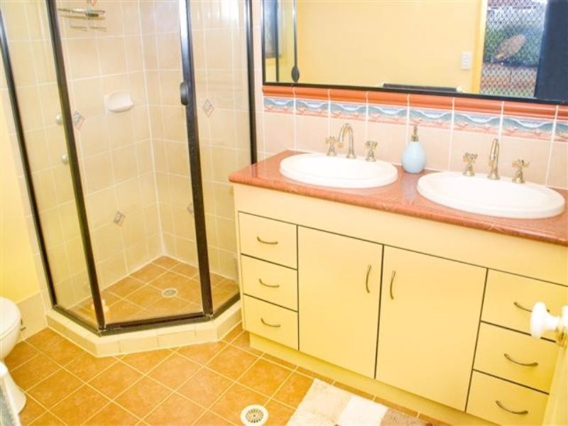 11 Biscay Crescent, Glenvale QLD 4350