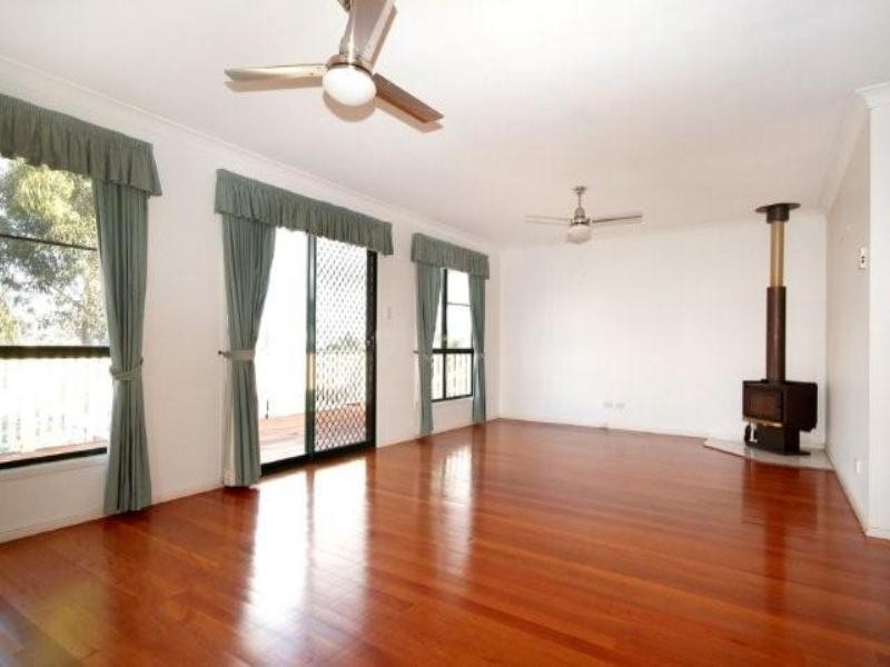28 Barlow Street, Wilsonton QLD 4350