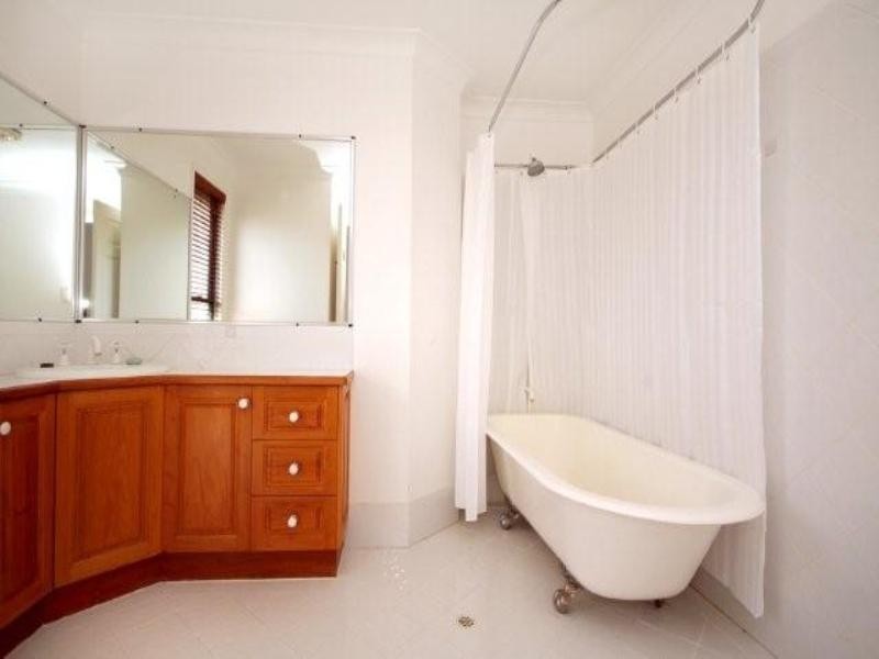 28 Barlow Street, Wilsonton QLD 4350