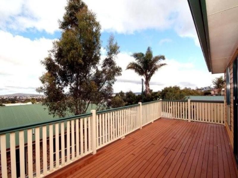 28 Barlow Street, Wilsonton QLD 4350