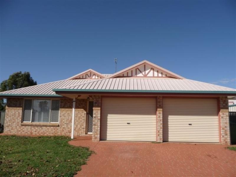 2 Elvery Court, Middle Ridge QLD 4350