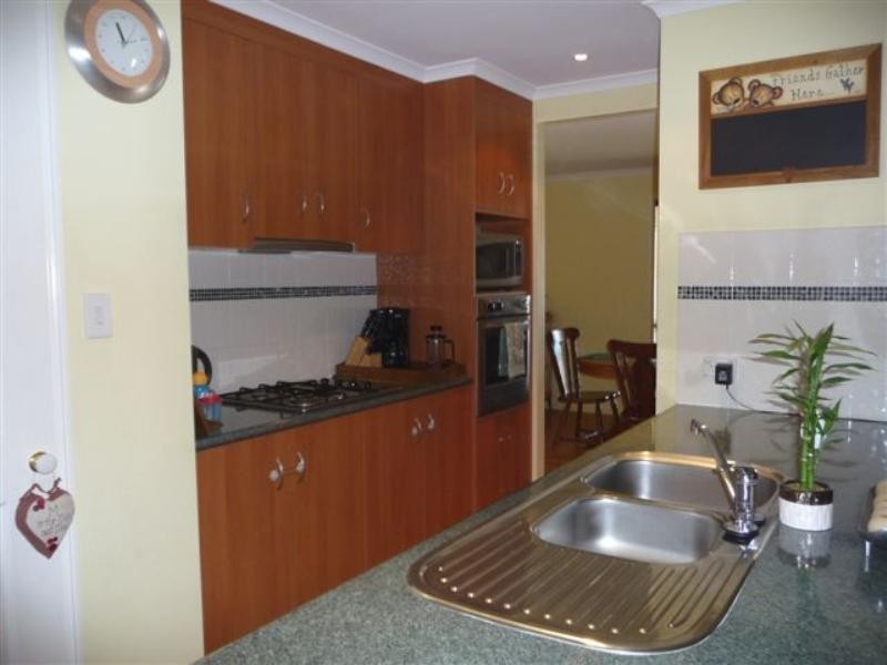 12 Pillar Street, Middle Ridge QLD 4350