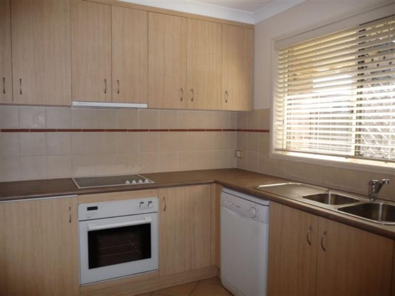 7/27 Gladstone Street, Newtown QLD 4350