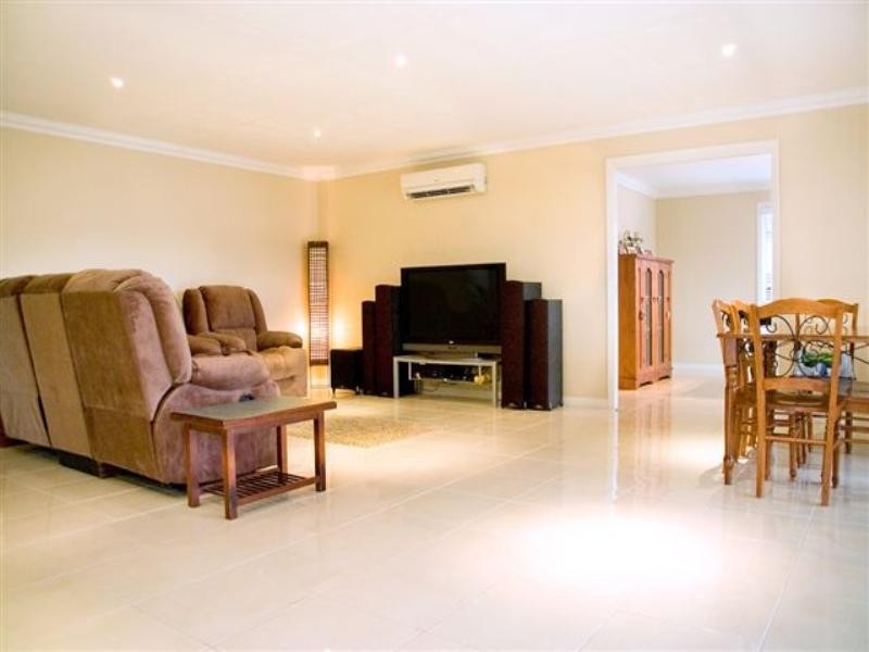 2 Stedman Street, Middle Ridge QLD 4350