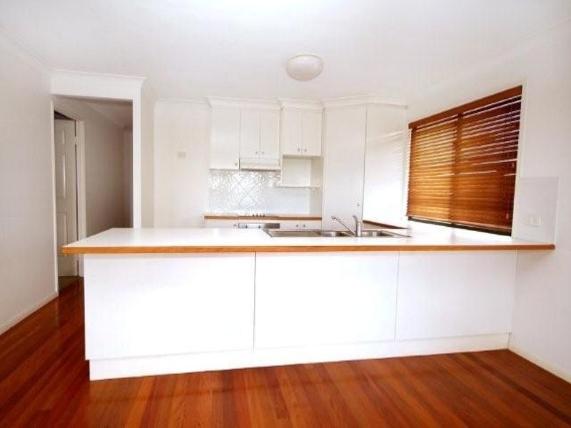 28 Barlow Street, Wilsonton QLD 4350