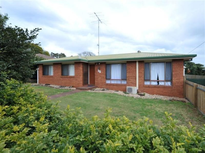 25 Burgundy Street, Wilsonton QLD 4350