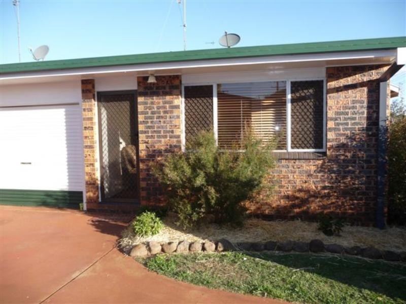 8 Gibson Street, Wilsonton QLD 4350