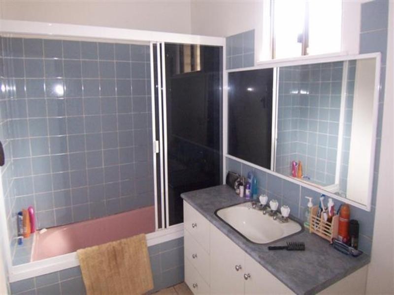 17 Burton Street, Harristown QLD 4350