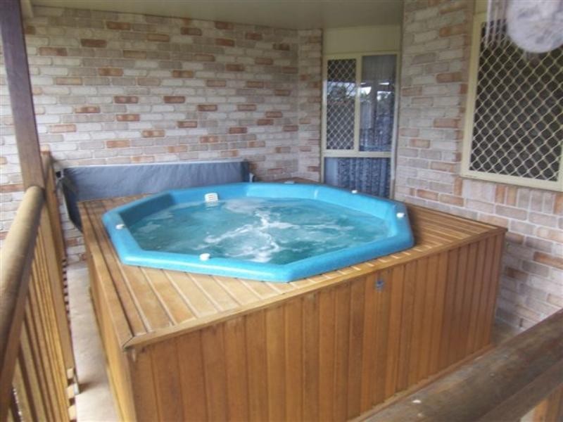 11 Hanna Court, Westbrook QLD 4350