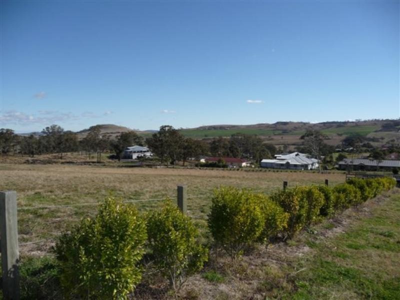 8 Thyme Court, Hodgson Vale QLD 4352