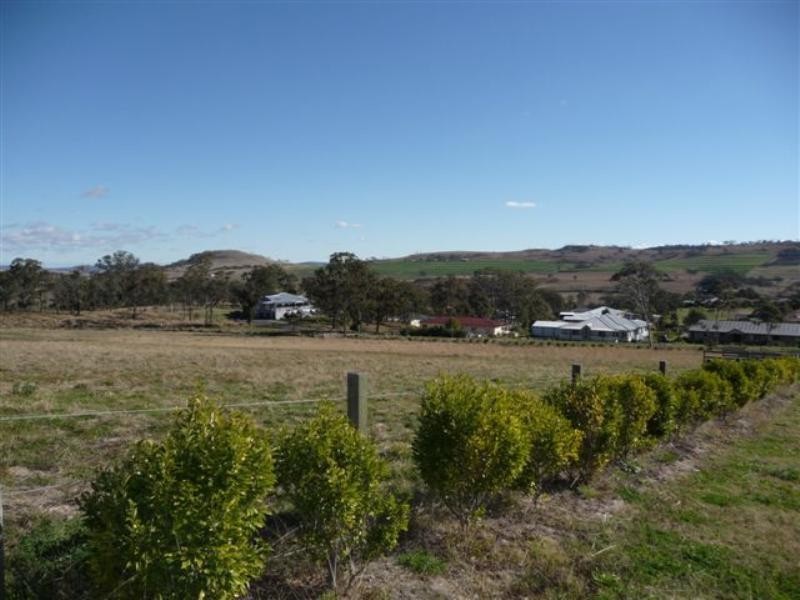 8 Thyme Court, Hodgson Vale QLD 4352