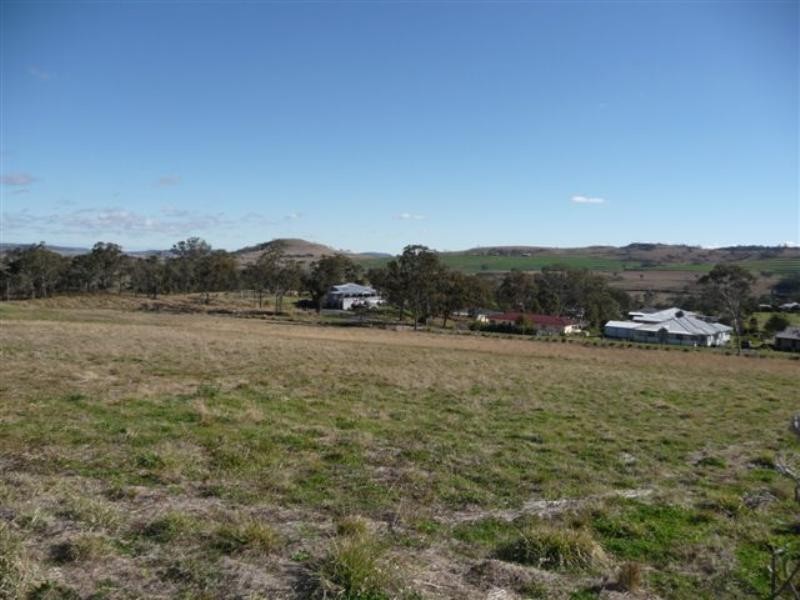 8 Thyme Court, Hodgson Vale QLD 4352
