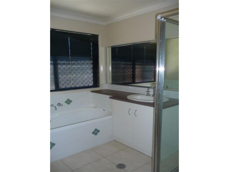 1/16 Sambar Court, Kearneys Spring QLD 4350