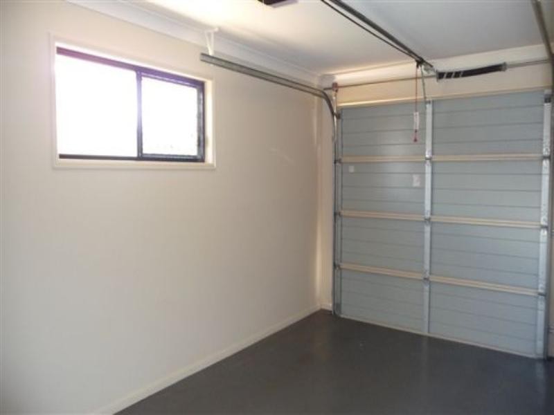 1/16 Sambar Court, Kearneys Spring QLD 4350