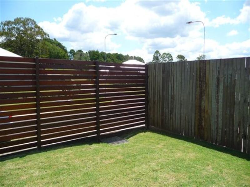 1/16 Sambar Court, Kearneys Spring QLD 4350