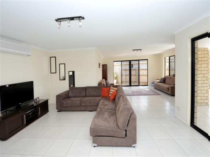 3 Yearling Close, Glenvale QLD 4350