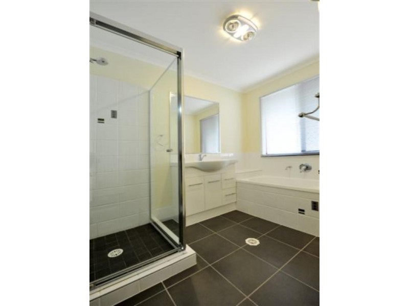 3 Yearling Close, Glenvale QLD 4350