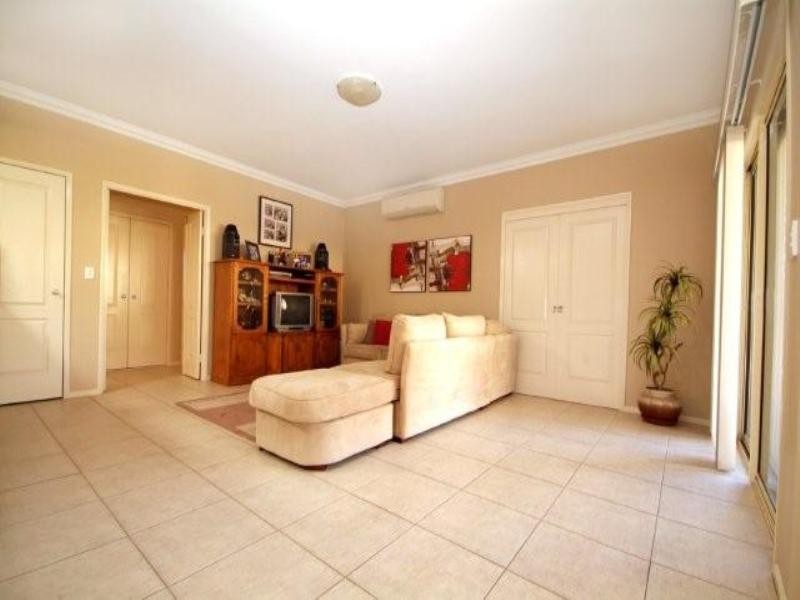 4 Sommariva Street, Westbrook QLD 4350