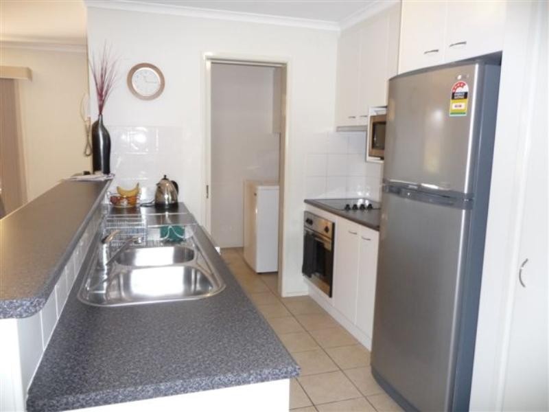 16 Fay Court, Kearneys Spring QLD 4350