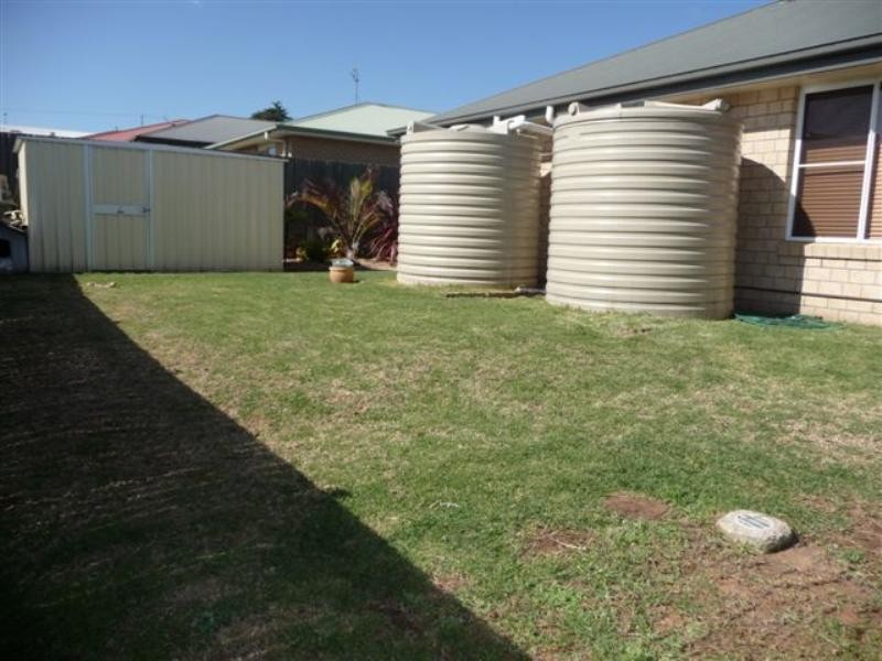 16 Fay Court, Kearneys Spring QLD 4350