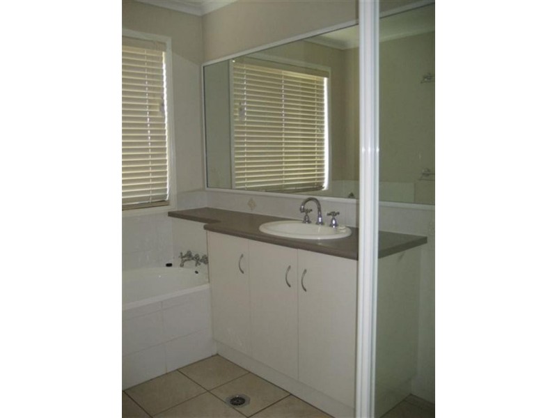 24 Tennyson Street, Westbrook QLD 4350