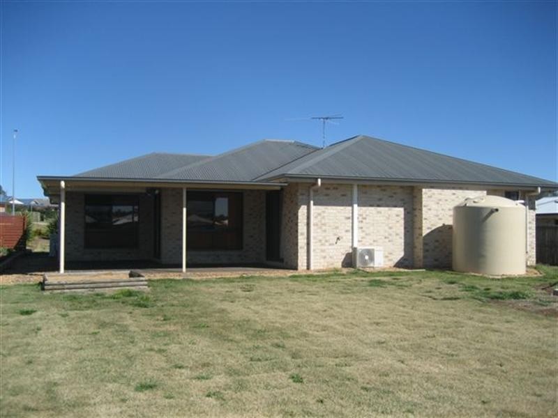 24 Tennyson Street, Westbrook QLD 4350