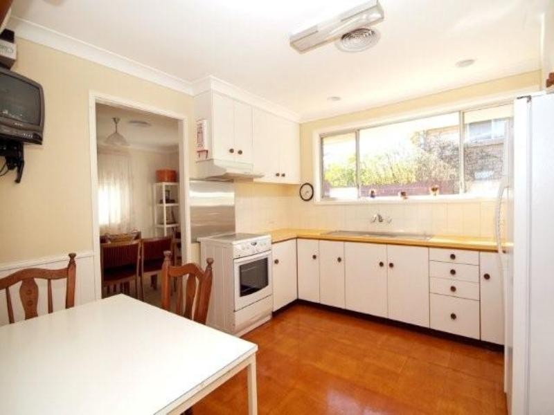 10 Maree Court, Centenary Heights QLD 4350