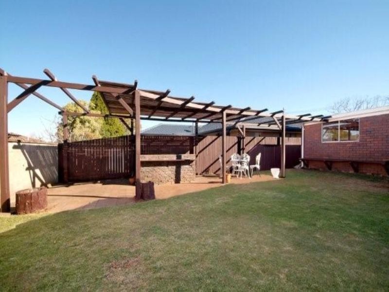 10 Maree Court, Centenary Heights QLD 4350