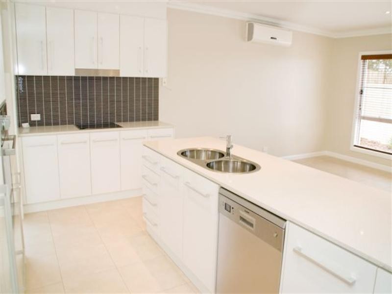 3/245 Mackenzie, Rangeville QLD 4350