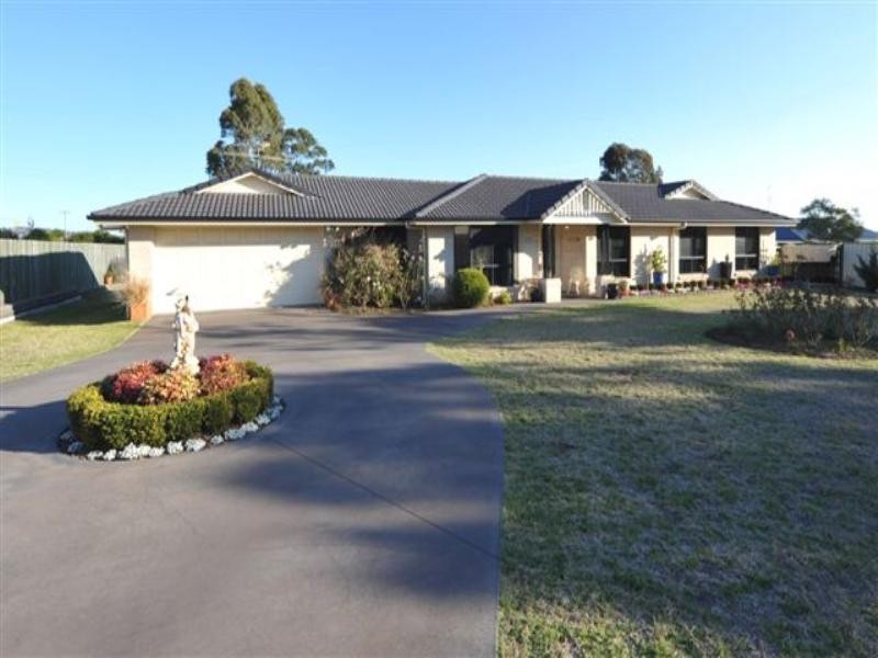 9 Elizabeth Street, Westbrook QLD 4350