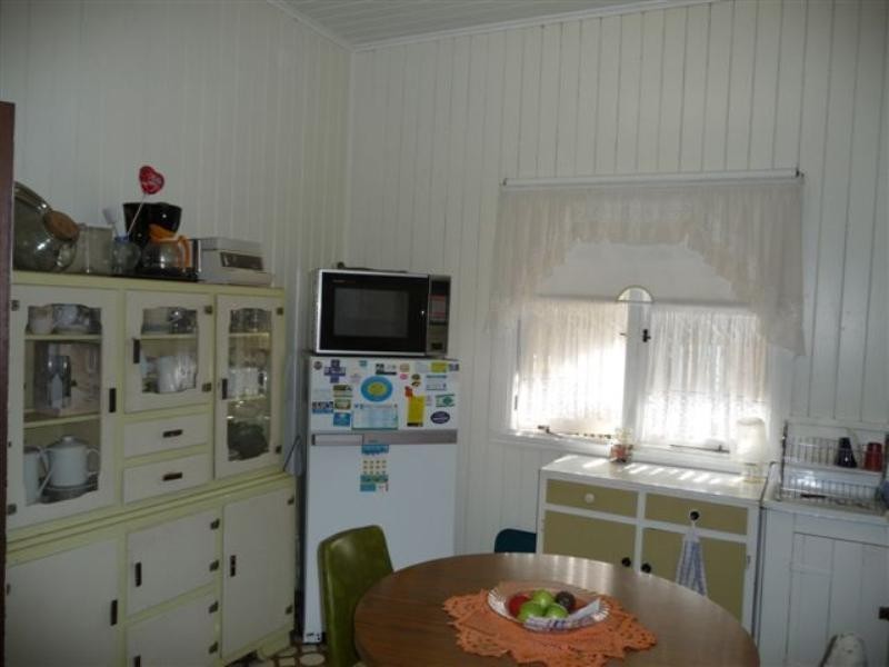 4 Tozer Street, Newtown QLD 4350