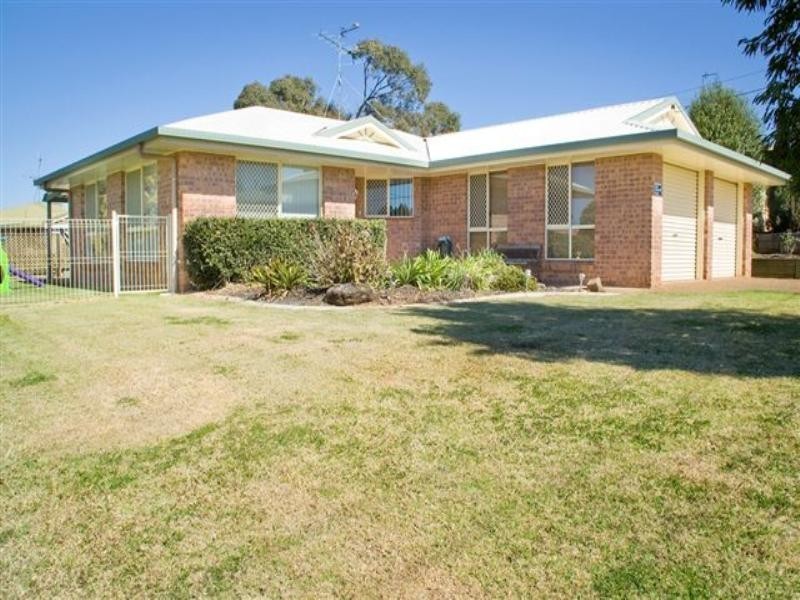 20 Nellie Street, Centenary Heights QLD 4350