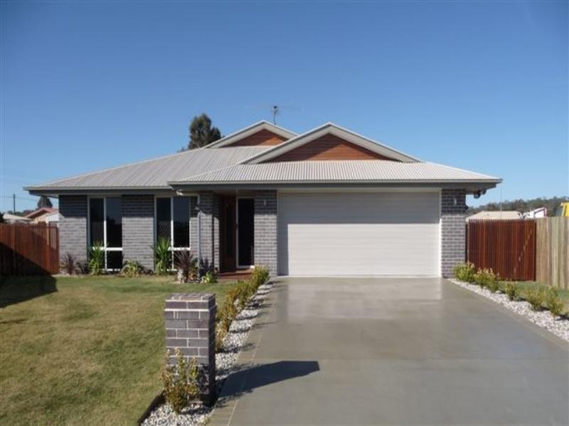 17 Debbie Court, Oakey QLD 4401