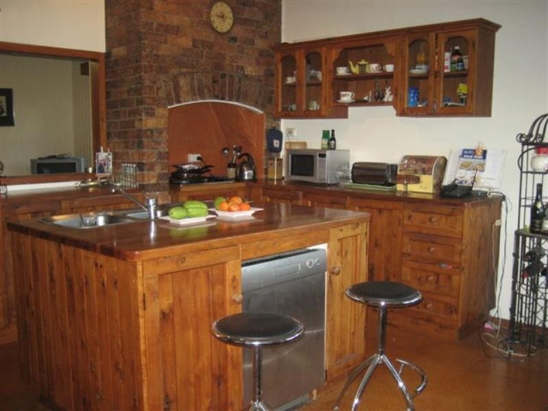 4 Boulton Terrace, North Toowoomba QLD 4350