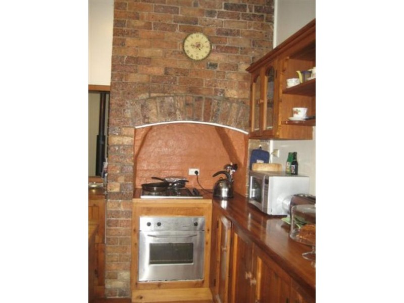 4 Boulton Terrace, North Toowoomba QLD 4350