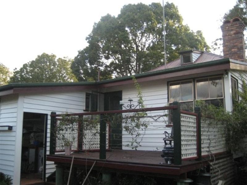 4 Boulton Terrace, North Toowoomba QLD 4350